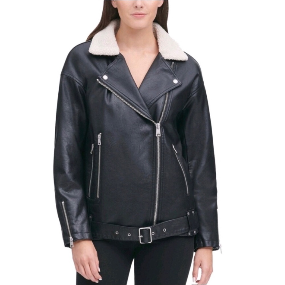 🔥SALE LEVI’S JACKET🔥FAUX LEATHER /Sherpa